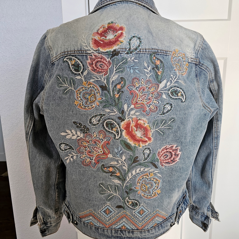 Like Johnny Was Savannah Jane Floral Flower Embroidered Denim Jacket - SM- NWOT!